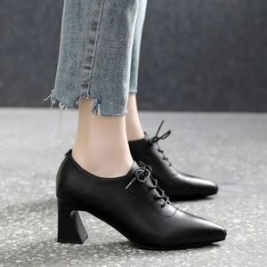 new women's thick heel lace up shoes